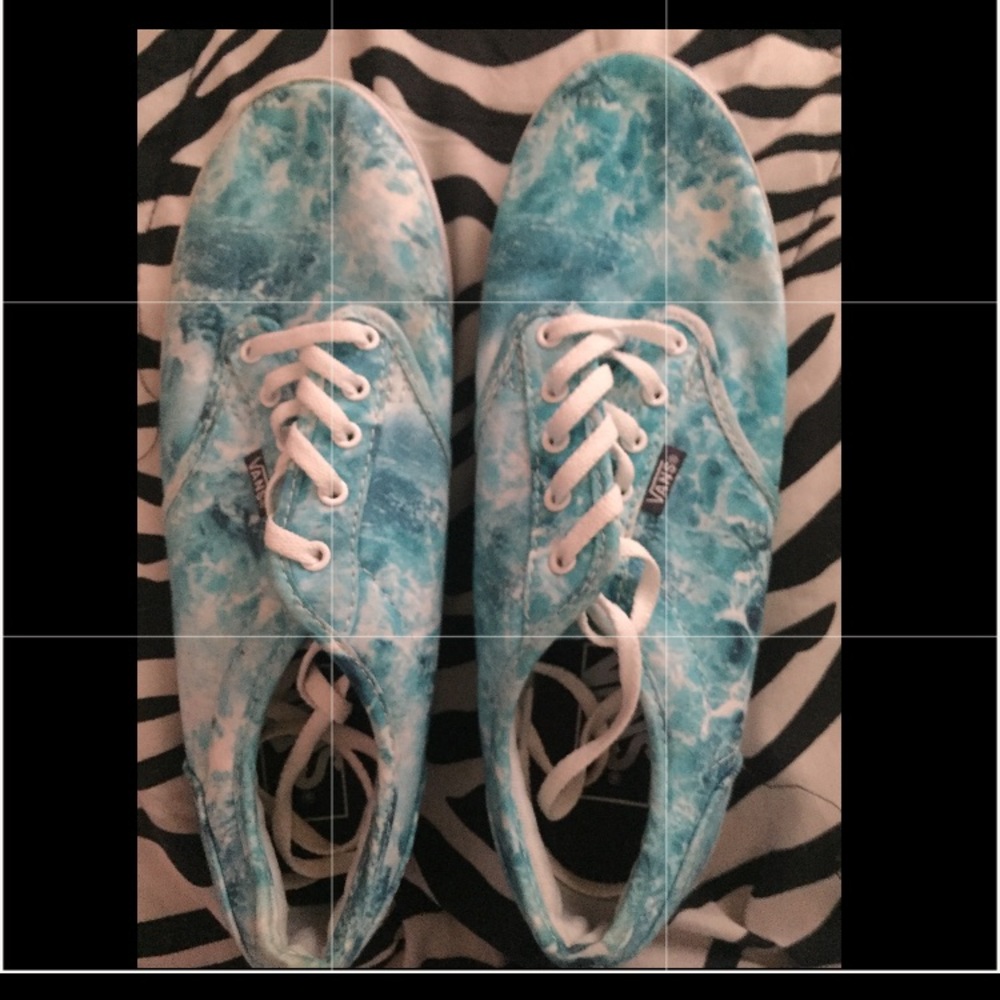 Water print vans